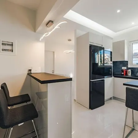 Vip Flat Palaio Faliro 2bd Apartment Athens